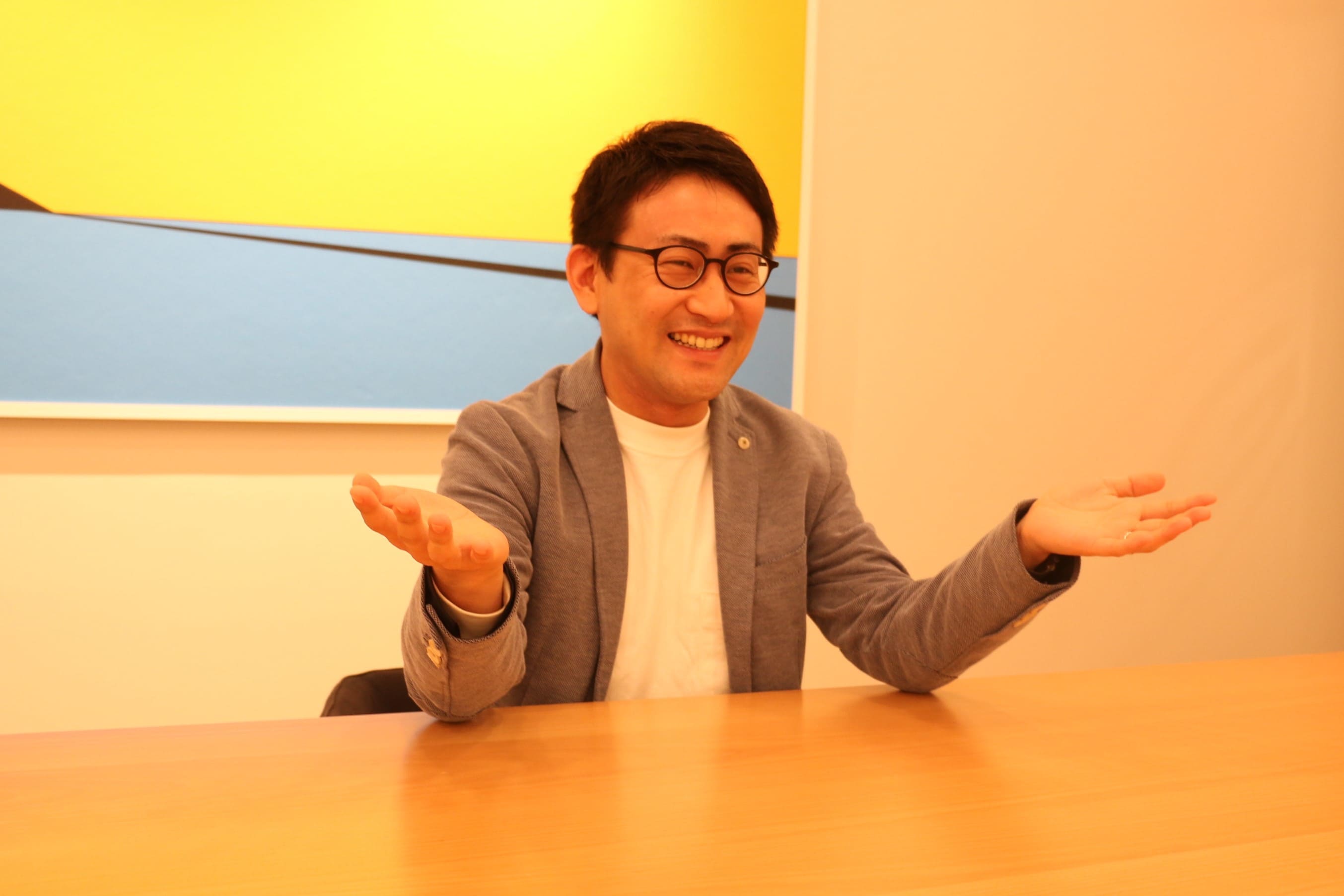 インタビュー中の清水貴裕の写真3