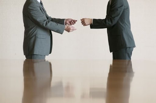 商談における「名刺交換」がコロナ禍で大きく変化