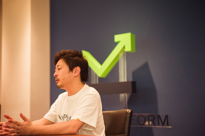 リスクシミュレーションについて話す須藤氏の写真