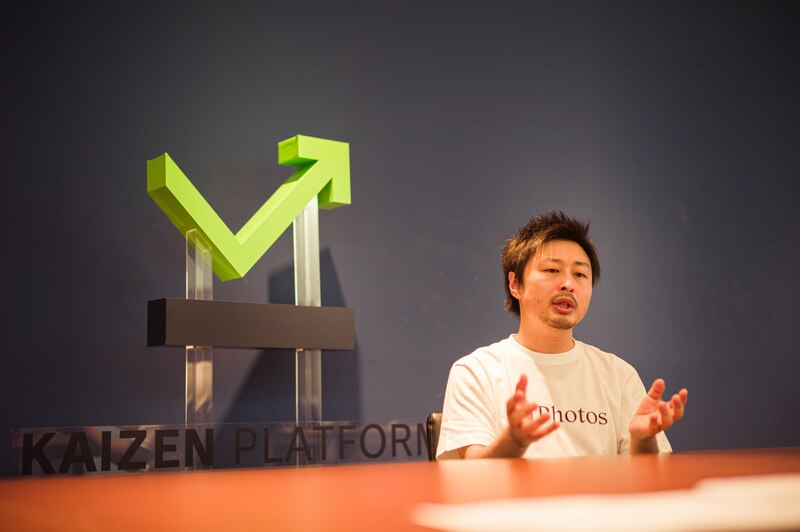 営業パーソン自らのコンテンツ発信の重要性について話す須藤氏